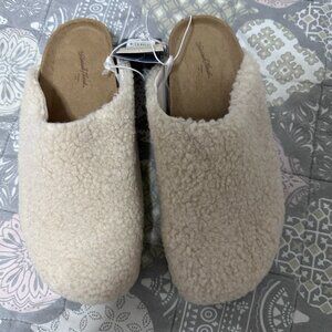 Universal Thread Women’s Mules Clogs Shoes Sz 7.5 Bev Faux Fur Cream